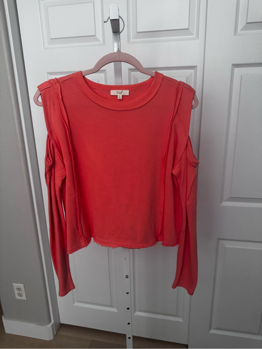 easel Coral Cold-Shoulder Long Sleeve Top